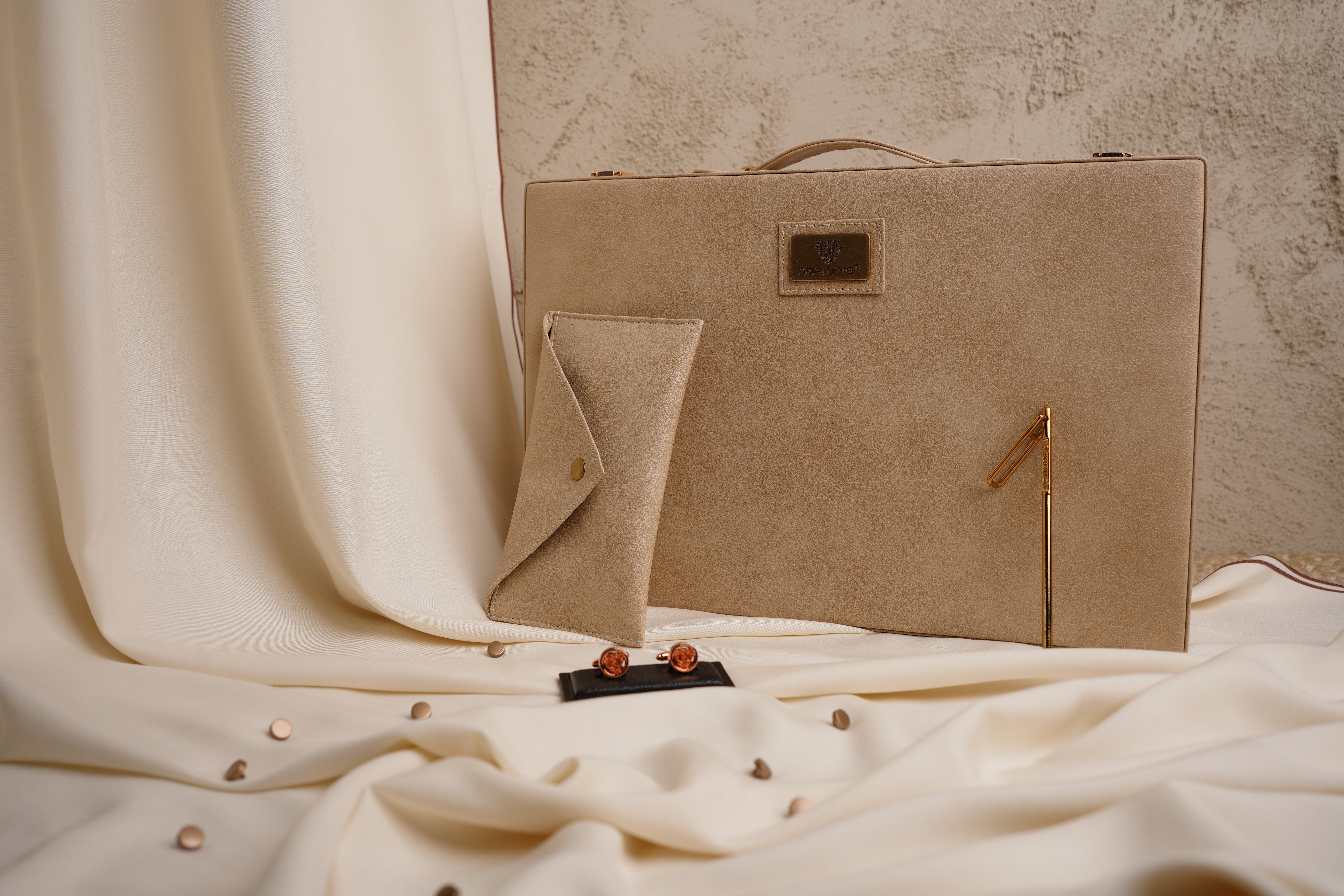 Narkin’s Premium 100% Original Bosky Fabric for Men’s Shalwar Kameez – The Ultimate Guide (History, Manufacturing, Quality & Price)