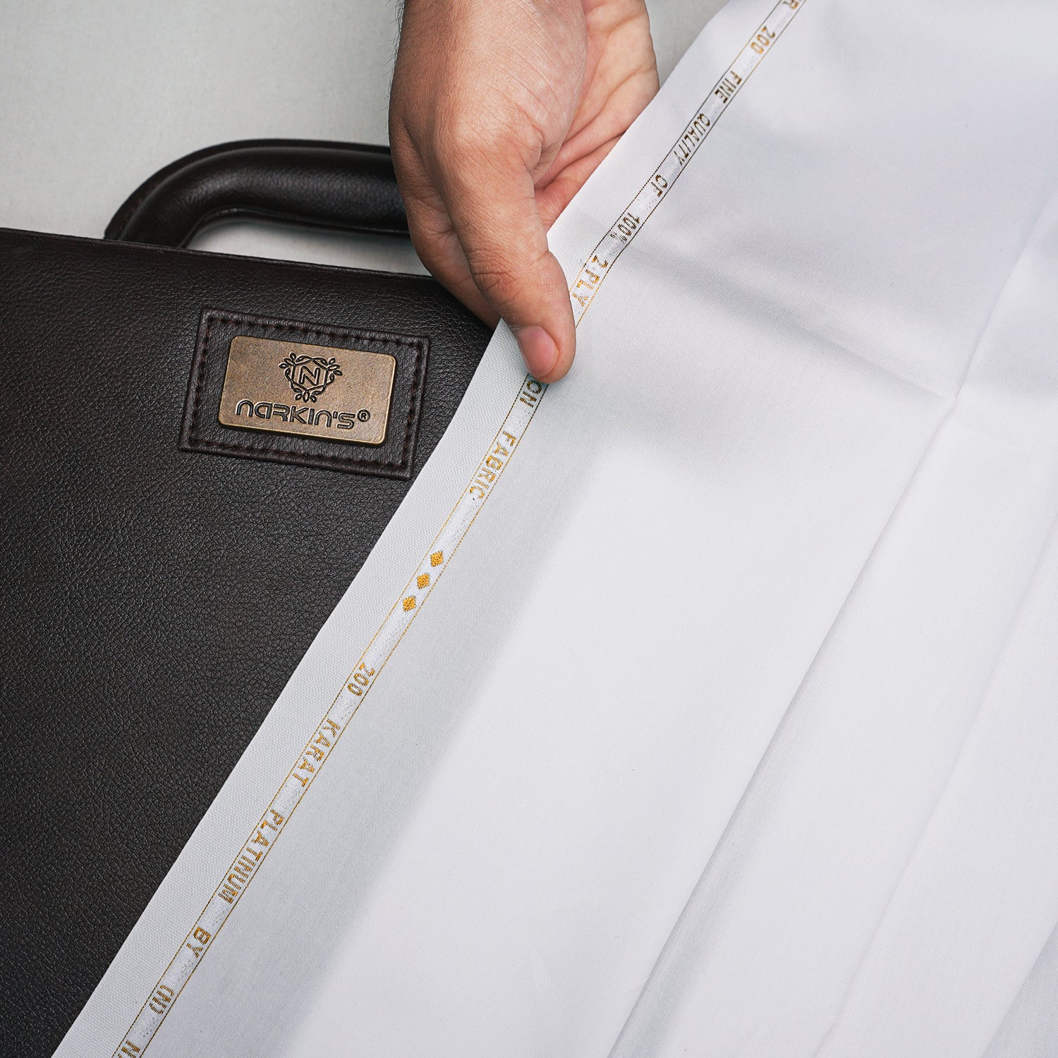 200 Karat Platinum - 100% Supreme Cotton (4.5 Mtr)