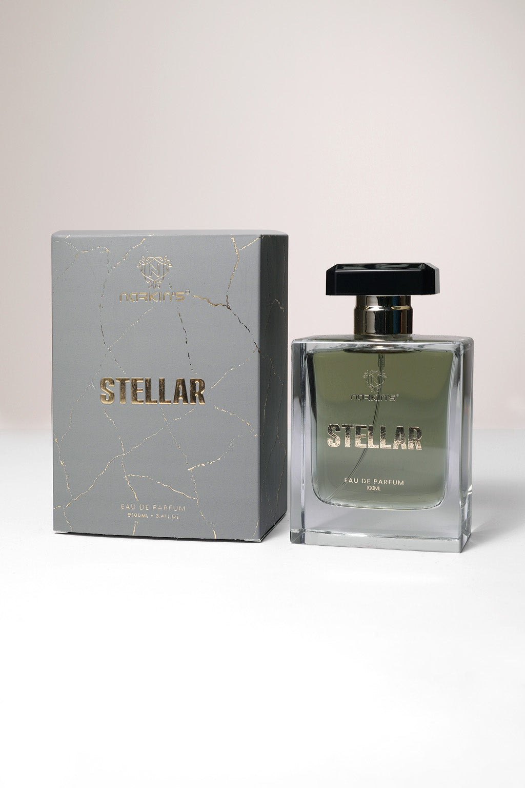 Stellar perfume – sophisticated citrus-floral-woody fragrance for daily and evening wear